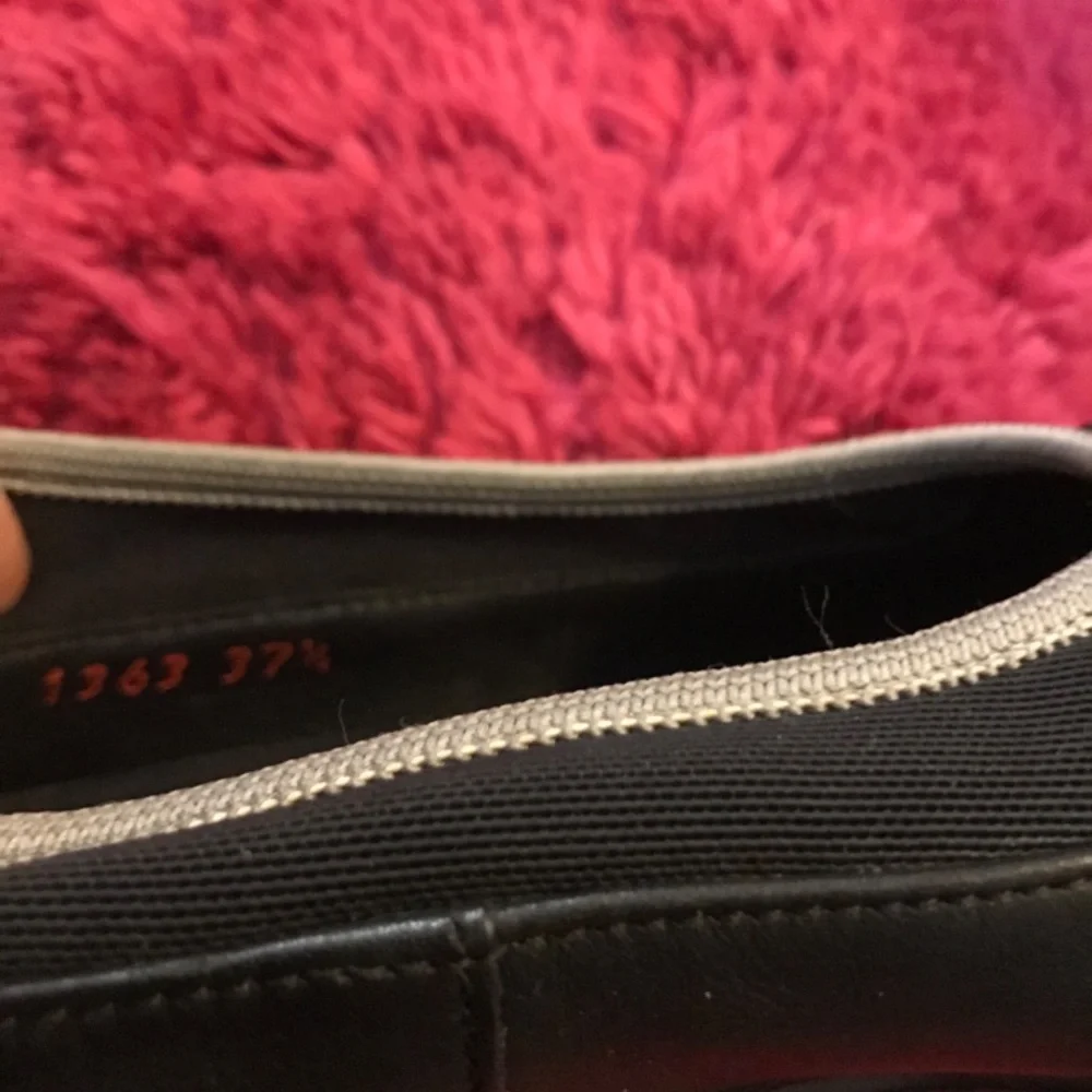 Authentic PRADA Excellent Condition - Picture 5 of 6